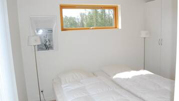 3 Schlafzimmer, Reisekinderbett