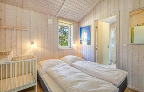 2 Schlafzimmer, Reisekinderbett, kostenloses WLAN