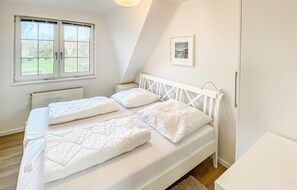 3 dormitorios, cuna de viaje, wifi gratis y ropa de cama