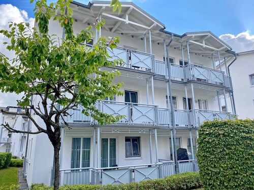 Villa Buskam Whg. 21, jossa on etelään päin oleva parveke - H: Villa Buskam Whg