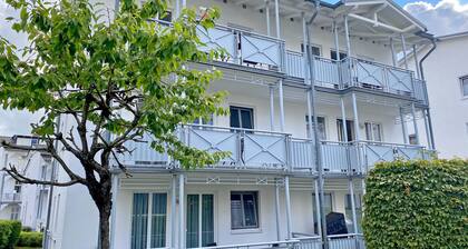 Villa Buskam Whg. 21, jossa on etelään päin oleva parveke - H: Villa Buskam Whg