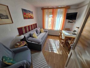 Fernseher, Stereoanlage