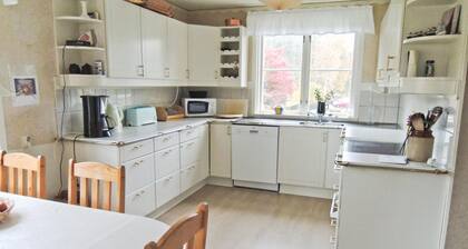 Nice home in Urshult with WiFi