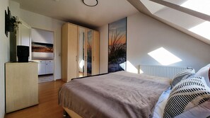 3 Schlafzimmer, Reisekinderbett, WLAN