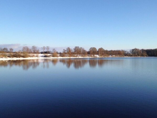 Unclassified image, 1 of 22, button