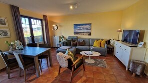 TV - (261) 2-room apartment-Hafenstraße - Apartment holiday dreams (Kühlungsborn)