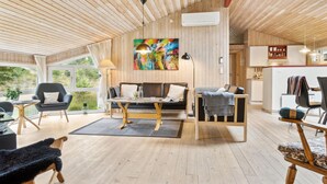 Living area - Awesome home in Brovst with sauna (Brovst)