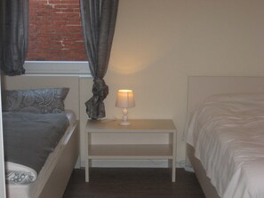 2 Schlafzimmer, Reisekinderbett, WLAN, Bettwäsche