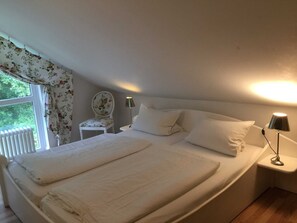 Unclassified image, 3 of 12, button - Double room No. 6, 20 m² - Gästehaus Denecke (Scharbeutz)