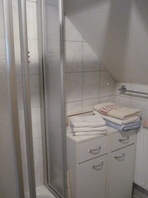 Shower, towels