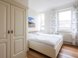 2 bedrooms, travel crib, WiFi, bed sheets