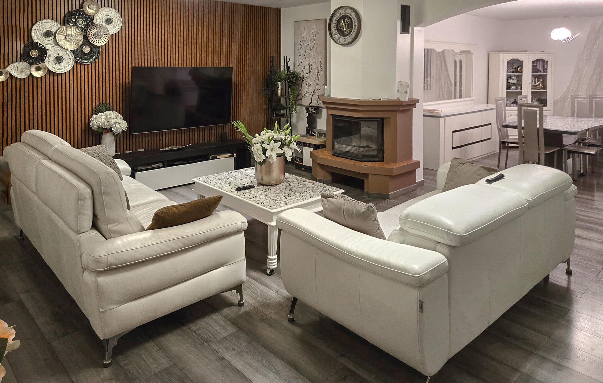 TV, fireplace, DVD player