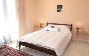 4 bedrooms, free WiFi, bed sheets