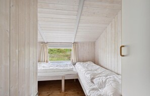 4 bedrooms, travel crib - Stunning home in Hvide Sande with sauna (Hvide Sande)