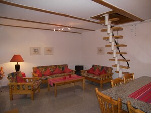 Unclassified image, 5 of 21, button