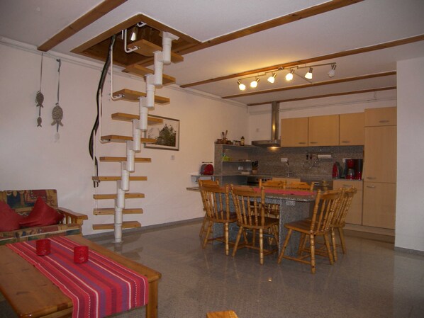 Réfrigérateur, micro-ondes, four, lave-vaisselle