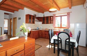 Réfrigérateur, plaque de cuisson, cafetiÚre/bouilloire