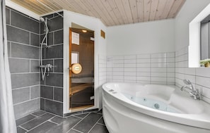 Shower - Gorgeous home in Sydals with sauna (Sydals)