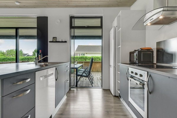 Réfrigérateur, four, plaque de cuisson, lave-vaisselle