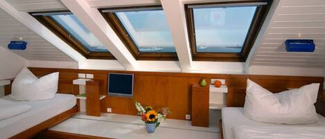 1 Schlafzimmer, Schreibtisch, Reisekinderbett, WLAN