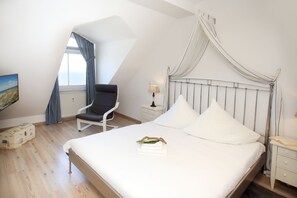 Unclassified image, 5 of 13, button