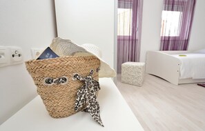 2 chambres, lit parapluie, Wi-Fi gratuit, draps fournis