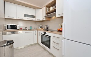 Fridge, stovetop, dishwasher, coffee/tea maker - 2 bedroom nice apartment in Vrsi-Mulo (Vrsi-Mulo)