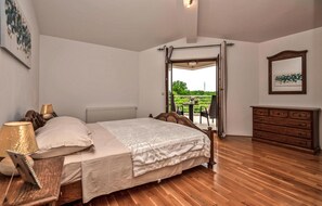 4 Schlafzimmer, Reisekinderbett, kostenloses WLAN, Bettwäsche