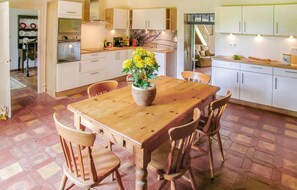 Dining - Awesome home in Souvigne (Souvigne)