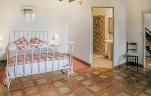 4 Schlafzimmer, Reisekinderbett, kostenloses WLAN