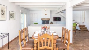 Unclassified image, 4 of 30, button - Awesome home in Cádiz (Cádiz)