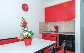 Fridge, stovetop, coffee/tea maker, cookware/dishes/utensils