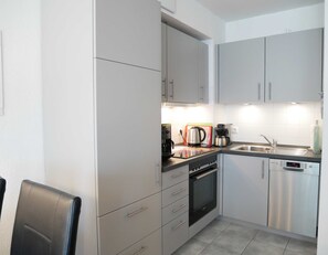 Unclassified image, 3 of 23, button