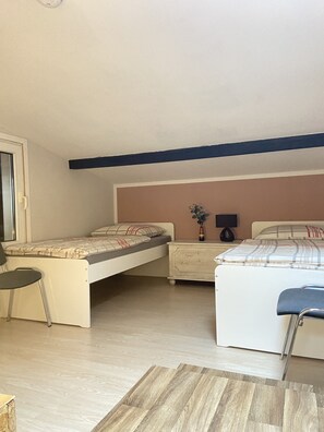 3 Schlafzimmer, Reisekinderbett, WLAN
