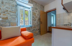 Interior - 1 bedroom awesome apartment in Svinisce (Svinisce)