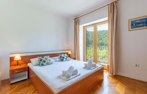 1 bedroom, free WiFi, bed sheets - 1 bedroom awesome apartment in Svinisce (Svinisce)