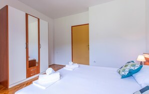 1 bedroom, free WiFi, bed sheets
