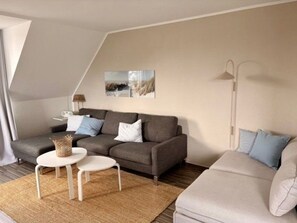 TV - (116) 2-room apartment - Apartment house Ulmenhof (Kühlungsborn)