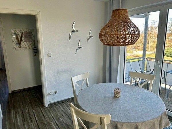 Dining - (116) 2-room apartment - Apartment house Ulmenhof (Kühlungsborn)