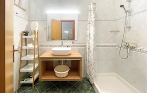 Shower - Stunning apartment in Porec with WiFi (Porec)