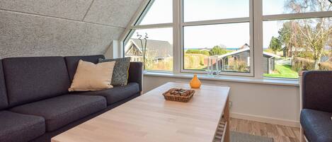 Een smart-tv en een open haard