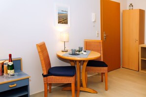 Unclassified image, 5 of 7, button