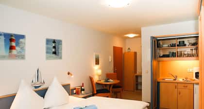 (133) 1- Raum- Appartement - Appartementanlage Yachthafenresidenz