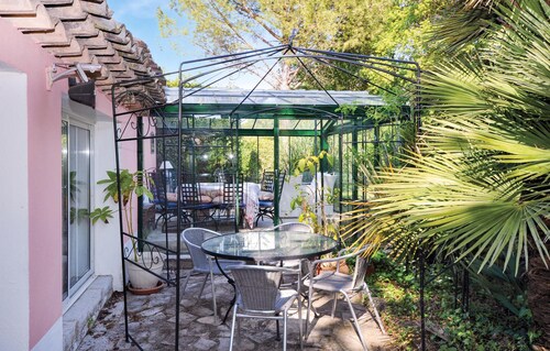 Gorgeous home in Plascassier with WiFi