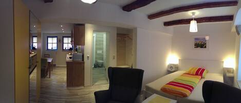 1 bedroom, bed sheets