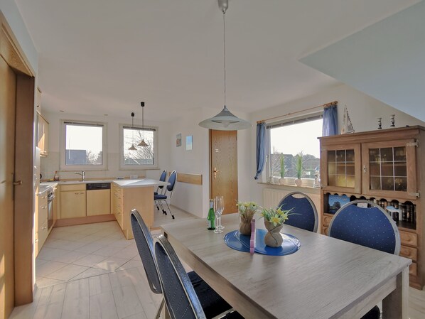 Dining - Apartment Thiessen - with sunny balcony - Ferienwohnung Thiessen (Silberstedt)