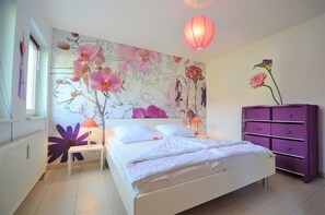 2 bedrooms, WiFi, bed sheets