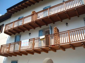 Exterior detail - Holiday apartment with penthouse (Locca)