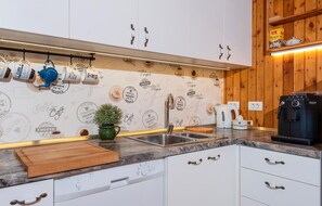 Kühlschrank, Herdplatte, Geschirrspüler