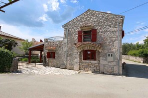 Exterior - Holiday home in Mediterranean stone house style (Šilo)
